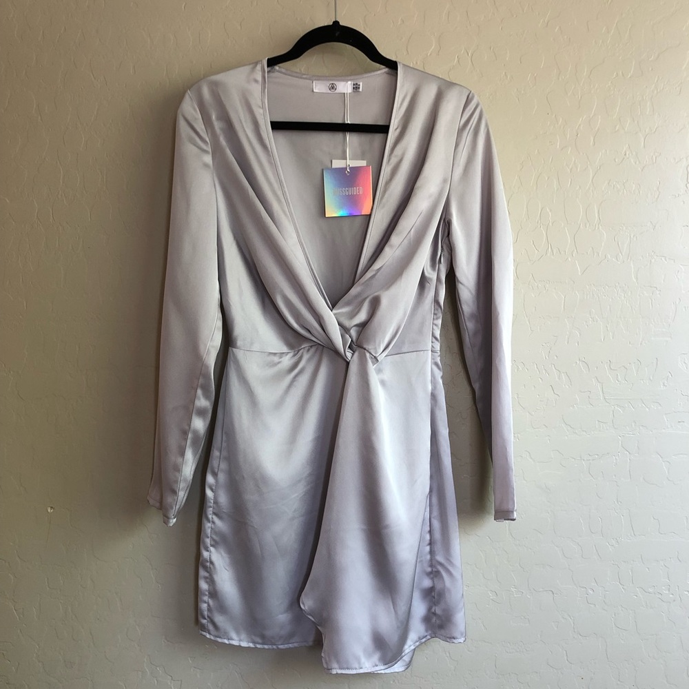 💎NWT- Missguided Dress low plunge silky
